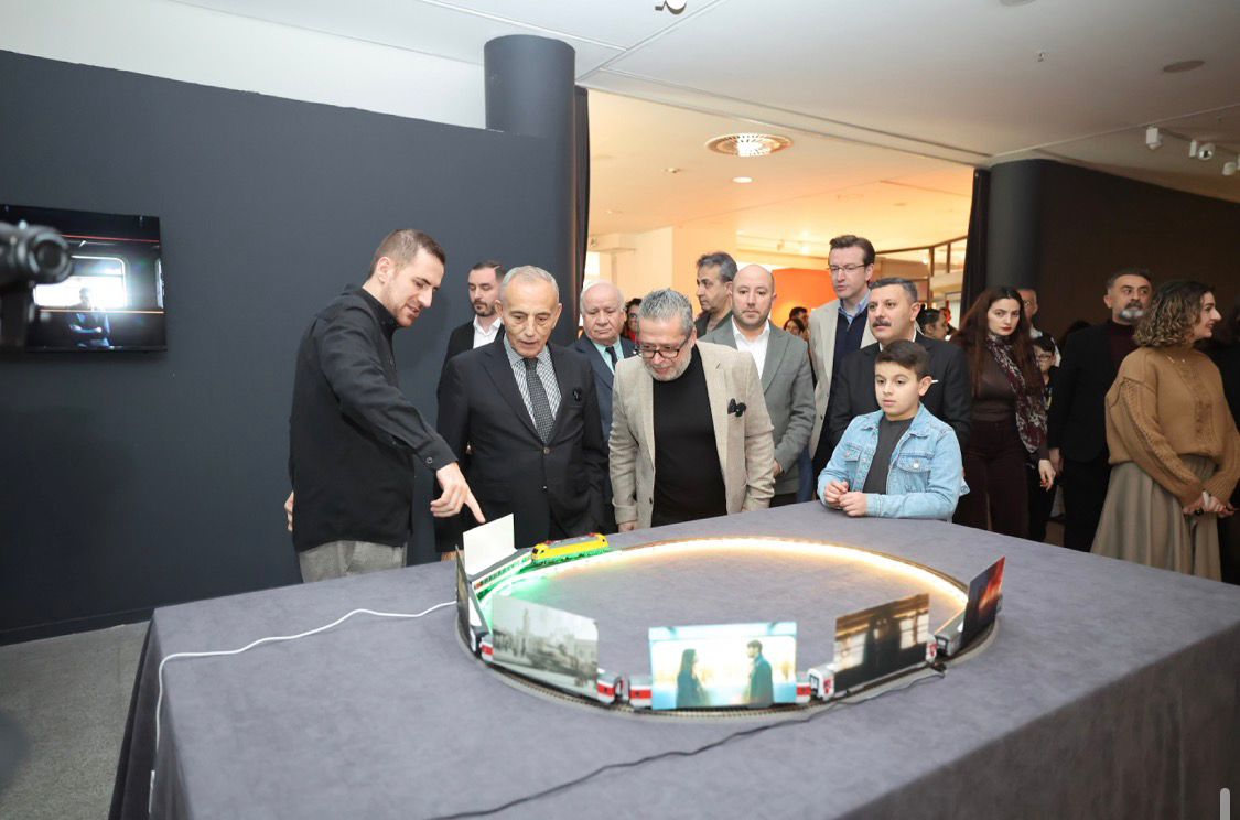 Galeri Cennet’te “Fijital Kapılar” Sergisi Açıldı: Dijital Çağın Sanatla Buluşması