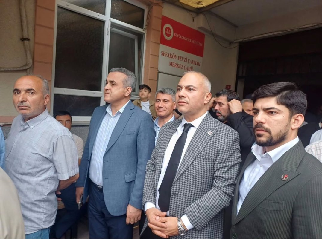 Küçükçekmece’de Hüzünlü Veda: Muharrem Parlak Son Yolculuğuna Uğurlandı