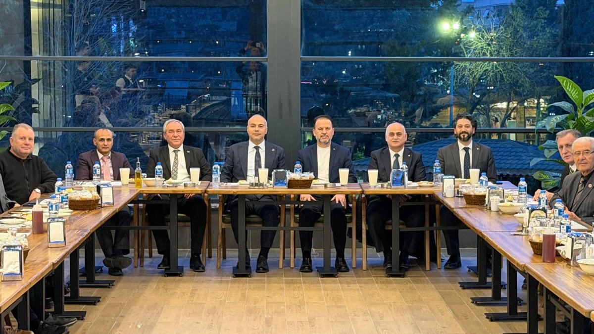 BBP Küçükçekmece’den Birlik Mesajı:  Kurum Müdürleri ve  Mahalle Muhtarları  ile İftarda Bir Araya Geldi