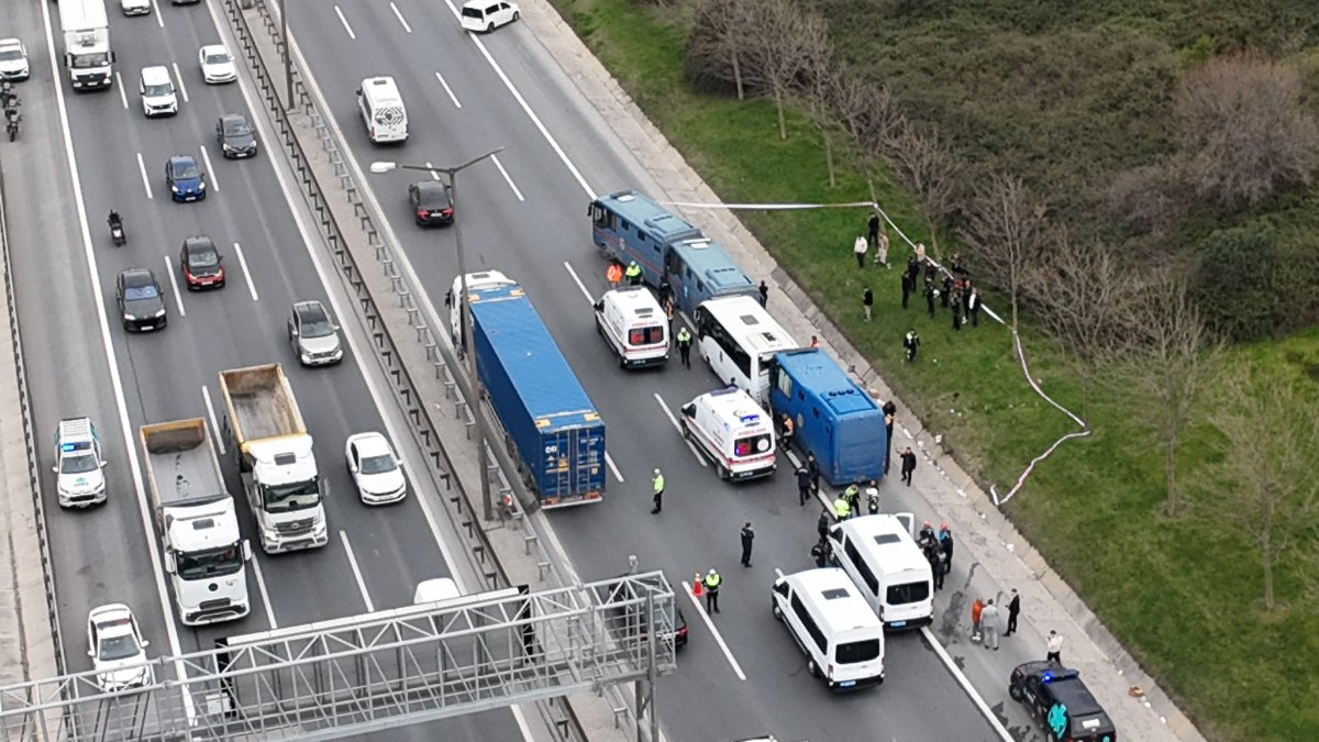 TEM Otoyolu’nda Cezaevi Ring Araçları Zincirleme Kazaya Karıştı: 15 Yaralı